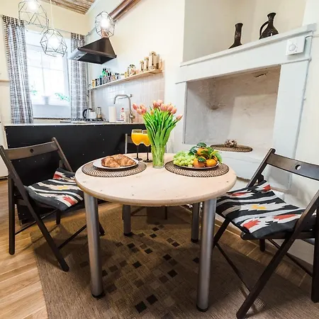 Private Classical In Trendy Uptown Area Апартаменти *