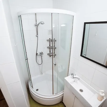 Private Classical In Trendy Uptown Area Daire Vilnius