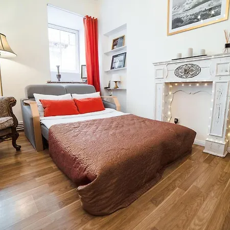 Daire Private Classical In Trendy Uptown Area